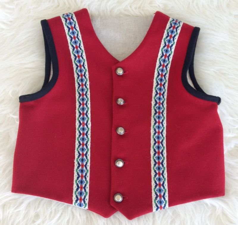 Mønster festdraktvest Tormod