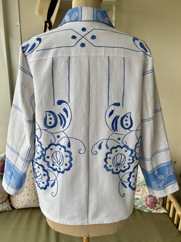 X SOLGT Skjortejakke med blått broderi