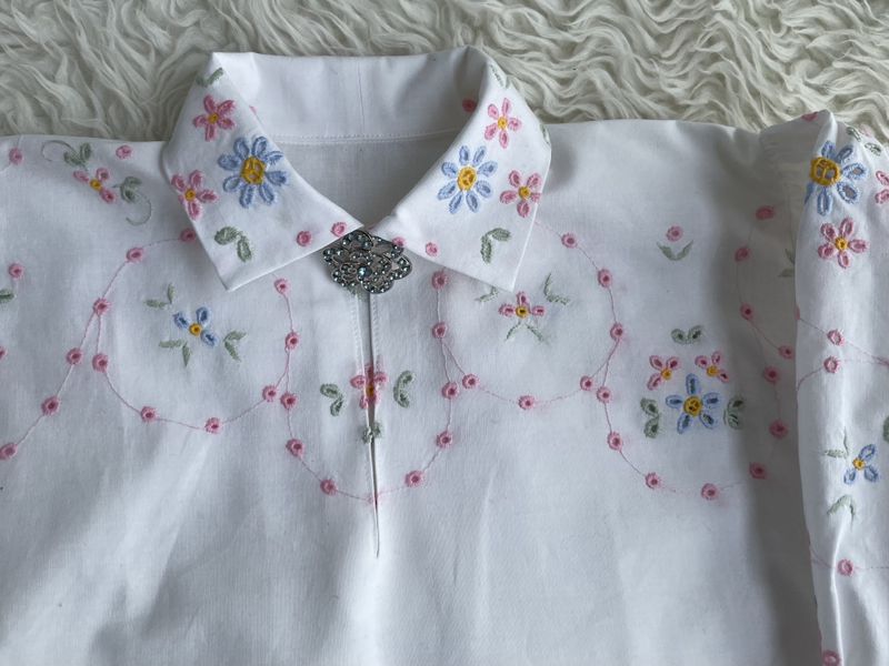 X SOLGT Festdraktskjorte Trine pasteller