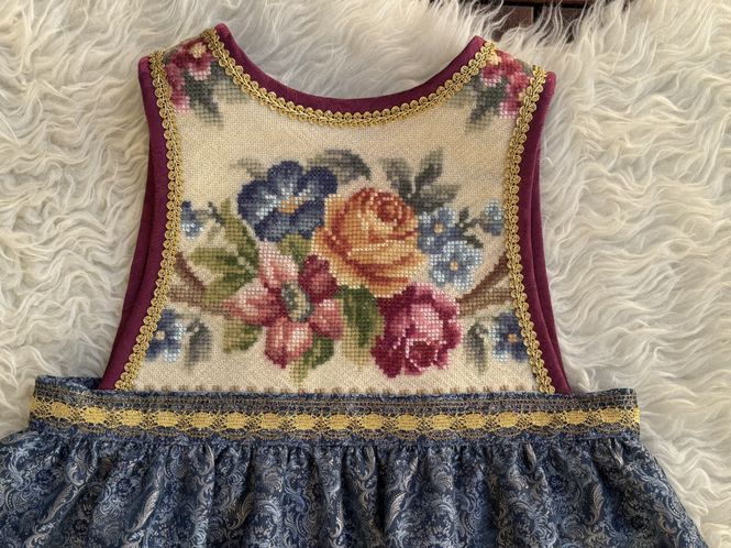 Hovedbilde SOLGT Festdrakt Astrid blå ...