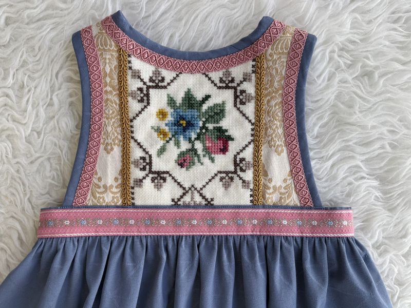 SOLGT Festdrakt Astrid blå/gul/rosa