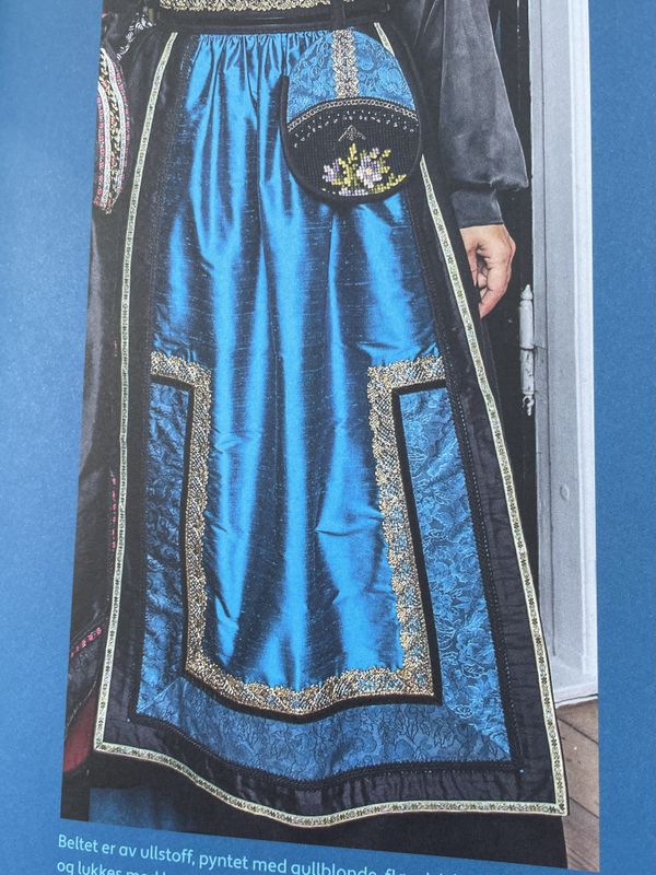 X SOLGT Festdrakt Augusta petrol/sort/gull