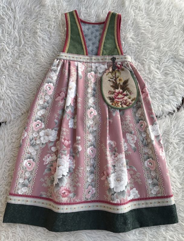 X SOLGT Festdrakt Astrid rosa med roser 3